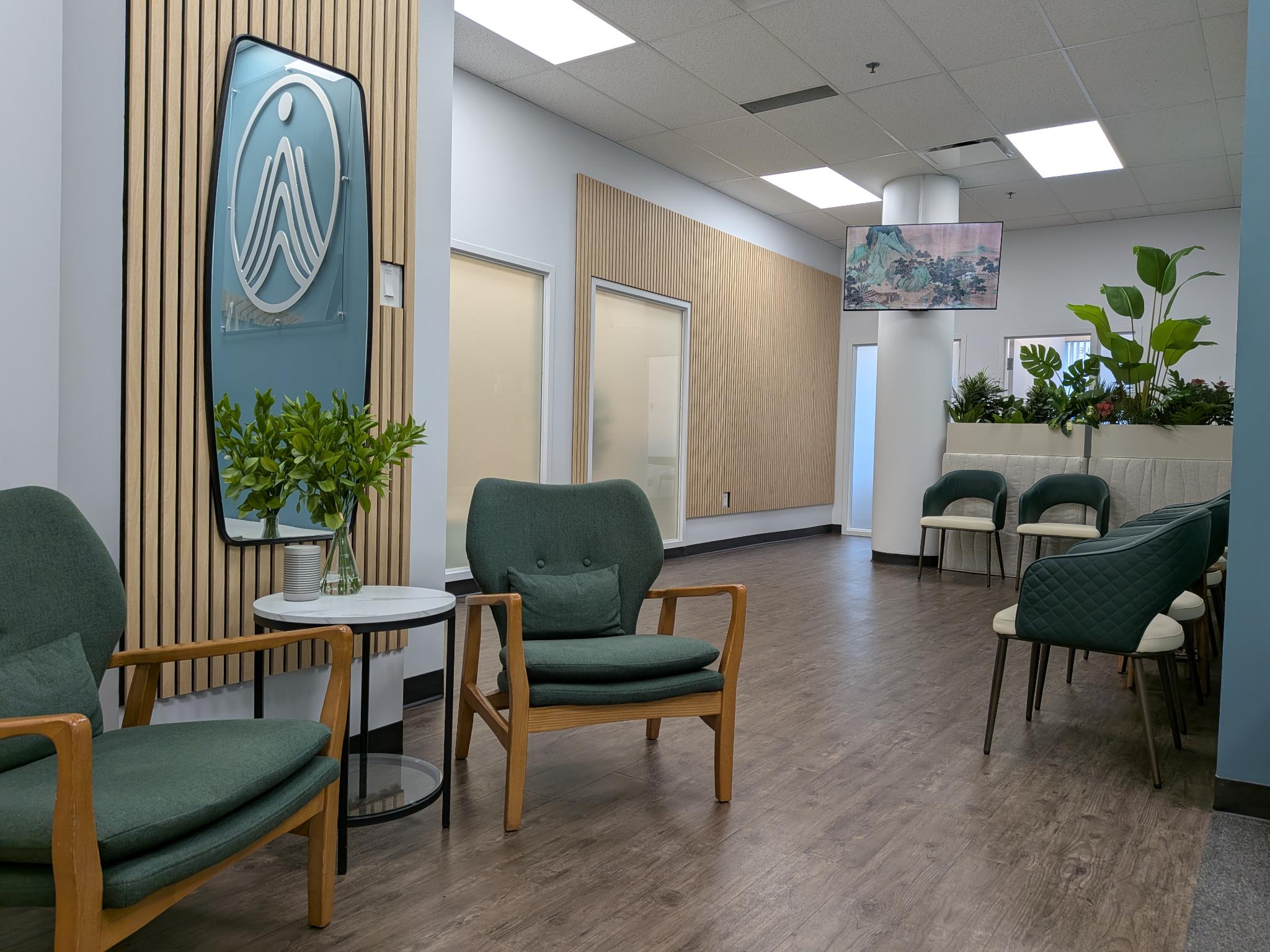 Espace d’accueil chaleureux de la clinique Apogei